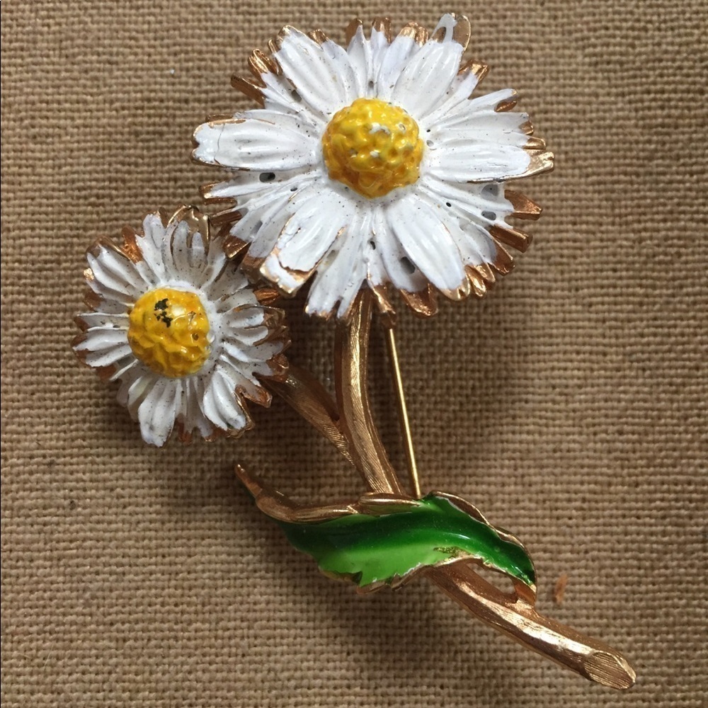 Marvellla Bobble Daisy Flower Brooch